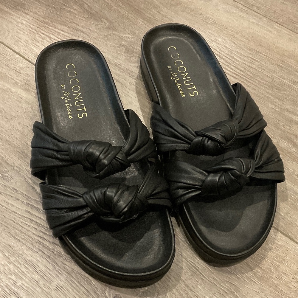 COCONUTS by MATISSE Park Ave Knotted Sandal Black Size 8 EUC